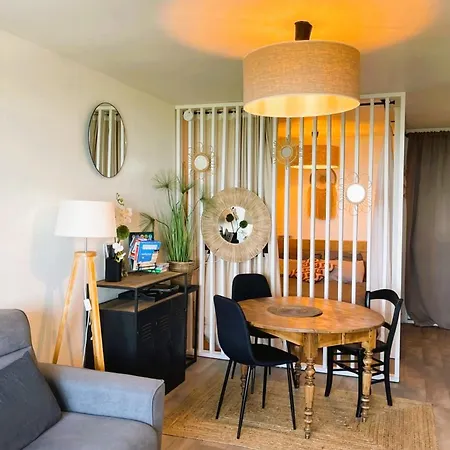 Aux Flots Bleus Avec Balcon Et Vue Sur