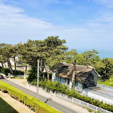 Aux Flots Bleus Avec Balcon Et Vue Sur Trouville-sur-Mer